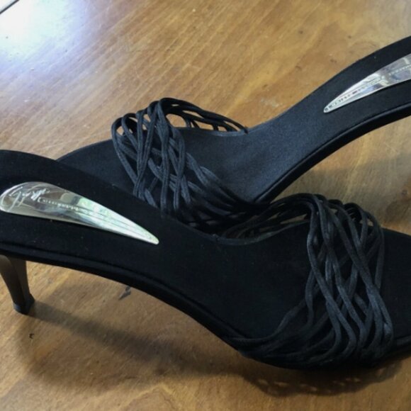 Giuseppi Zanotti Black Open Back Open Strappy Toe Pumps - Picture 6 of 11